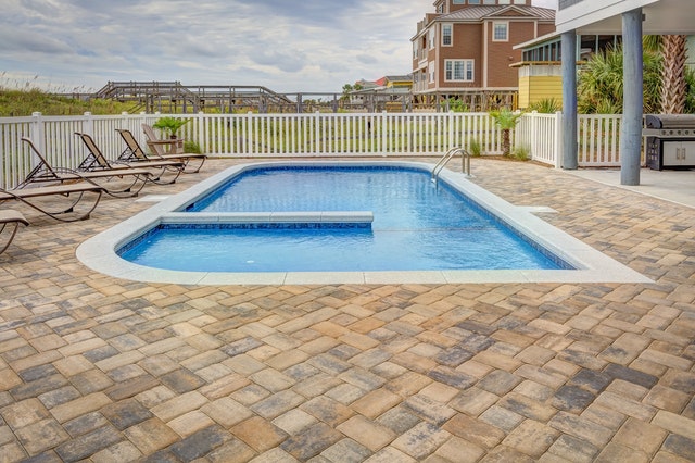 maintenir sa piscine propre tout au long de l’année